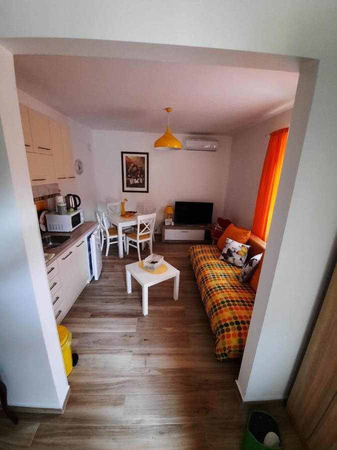 Apartments Mila เซทินเจ ภายนอก รูปภาพ